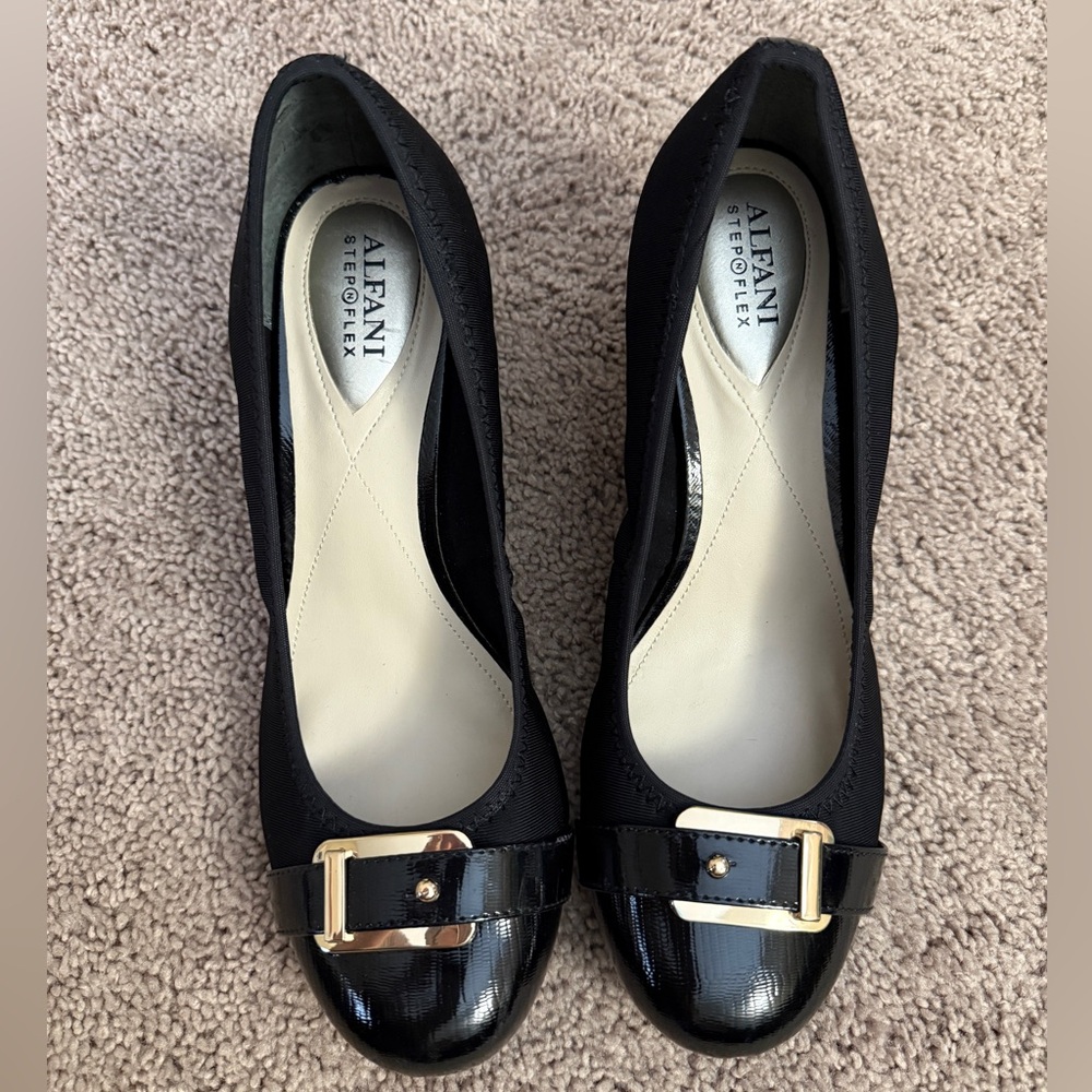 Alfani Wedge Heels Women 9 Black Step N Flex Fabric Buckle Cap Toe Heels